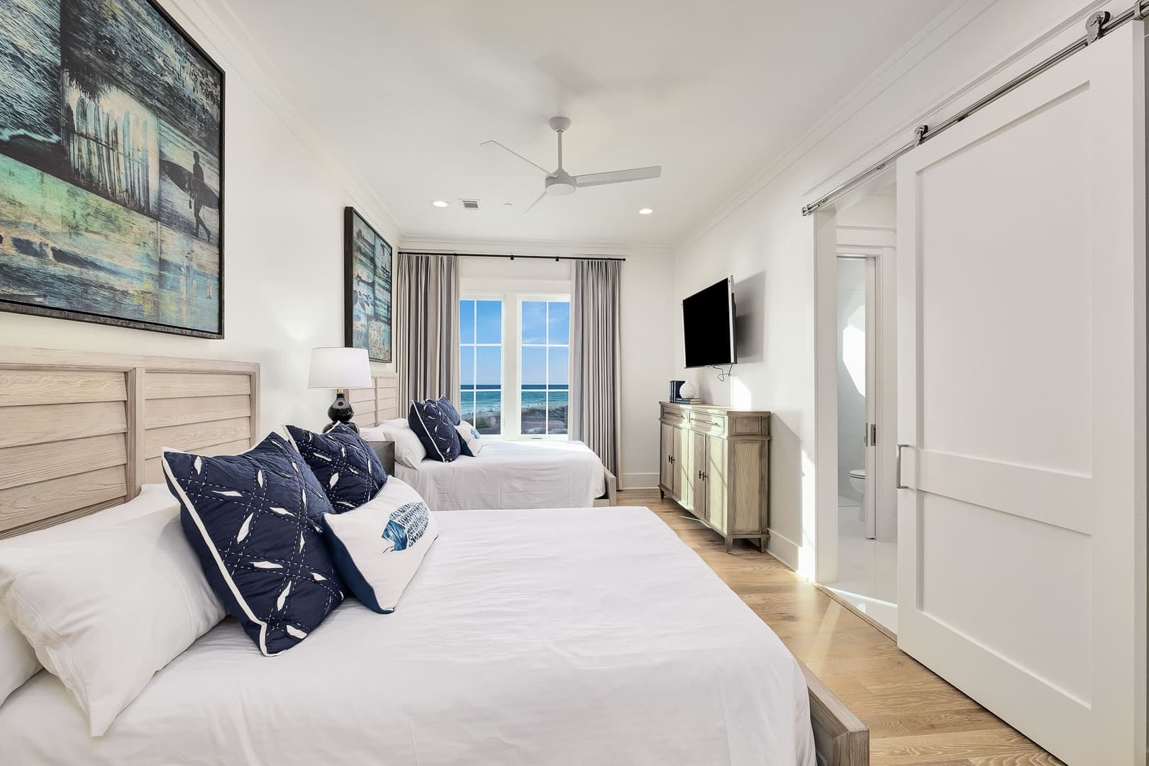 Emerald Le Luxe - Image 29