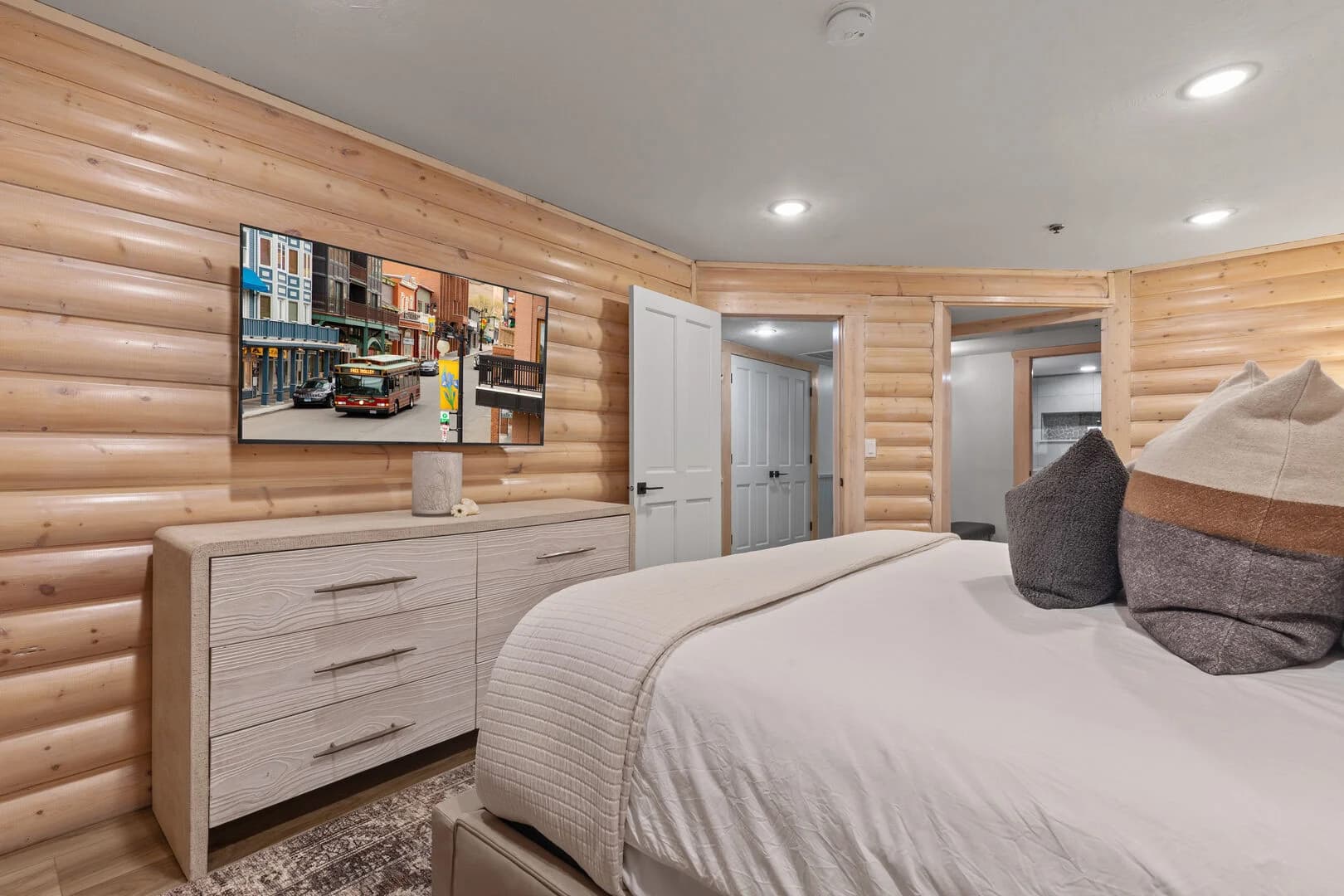 Silverlake Home - Image 21