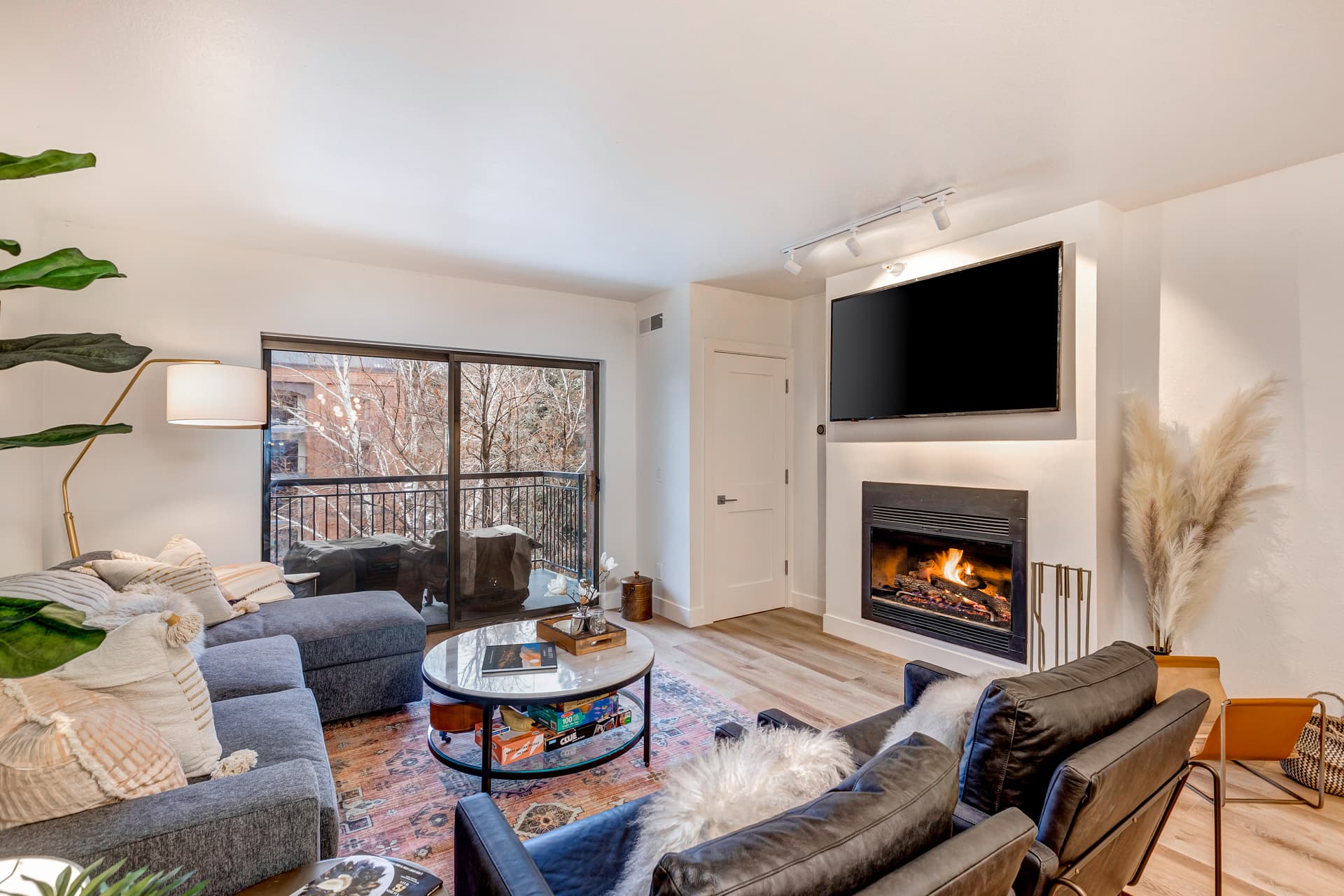 Park Station Luxury Retreat Home - Image 2