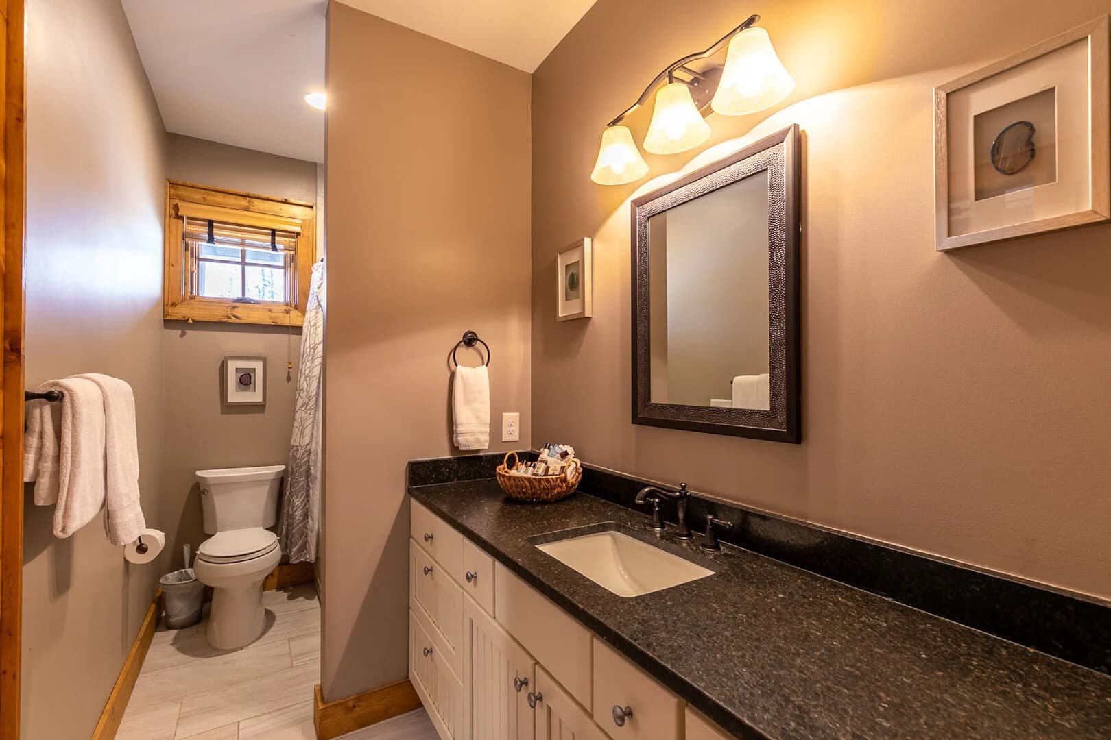 Grin Inn Bear - Image 11