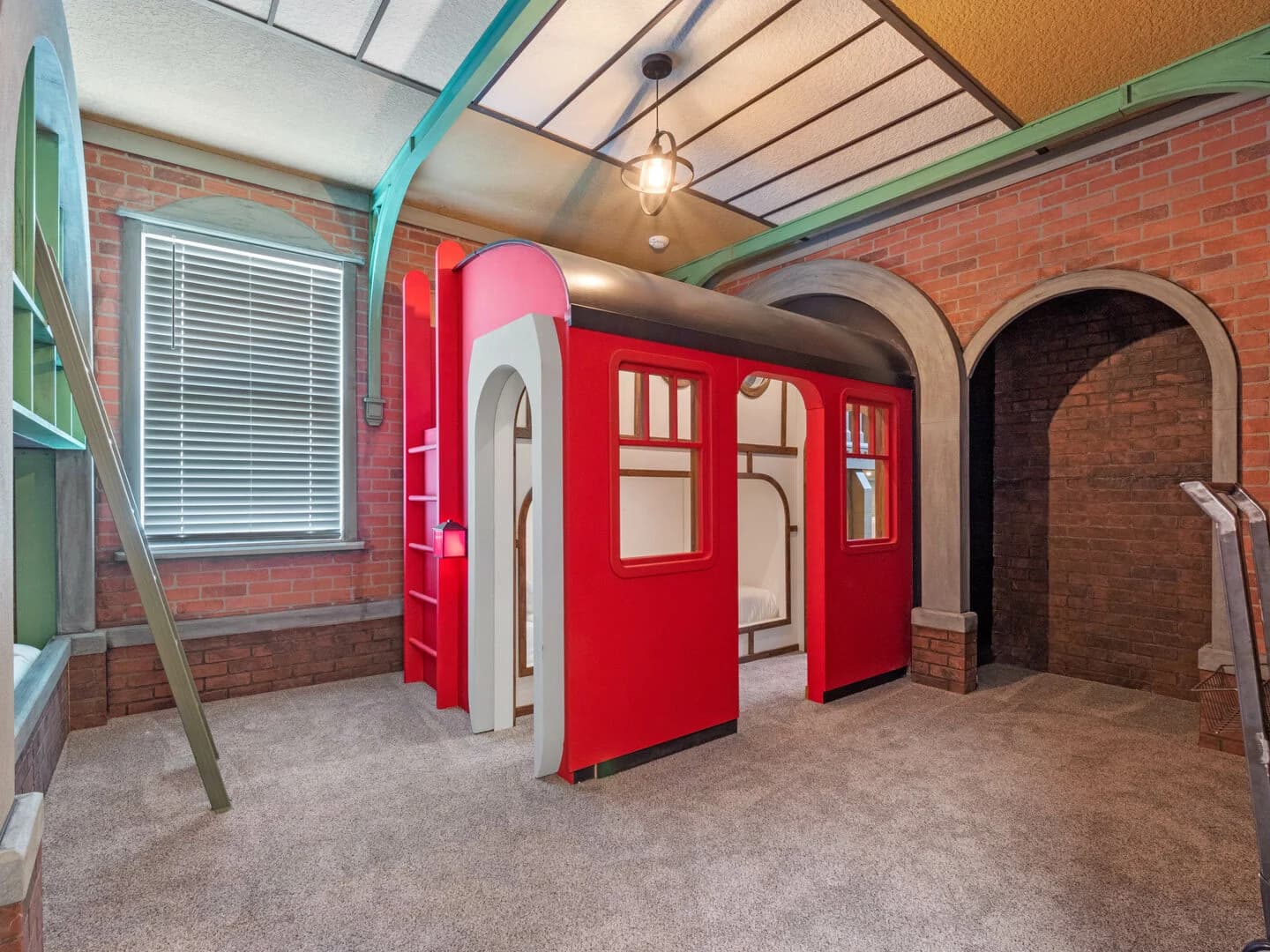 Floridian Estate - Image 19