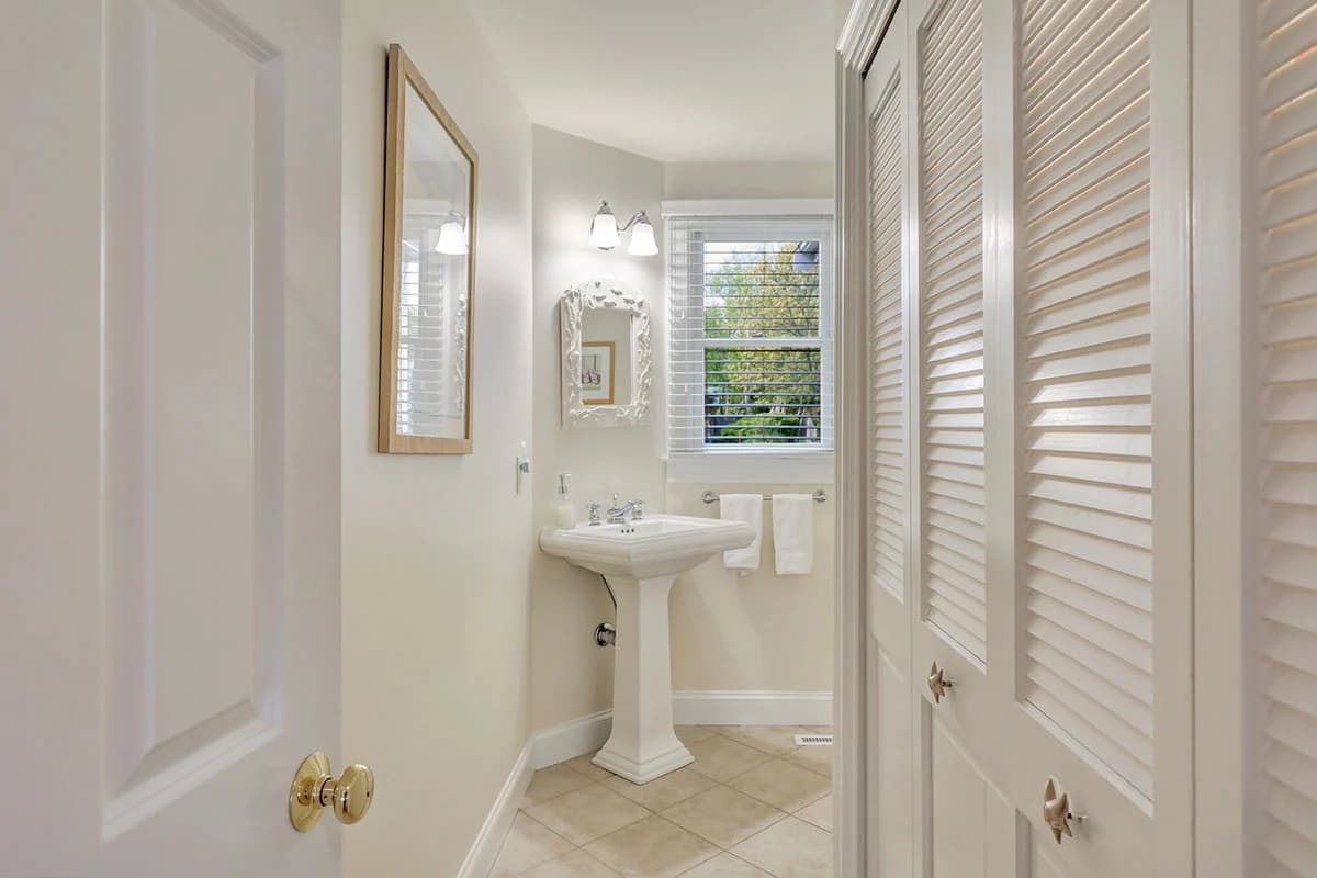 Pond Perch - Image 12