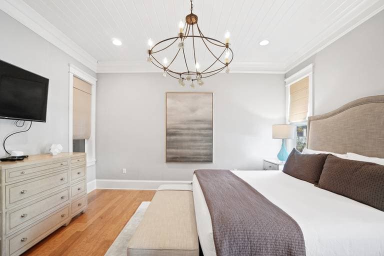 Blue Whale Bungalow - Image 18