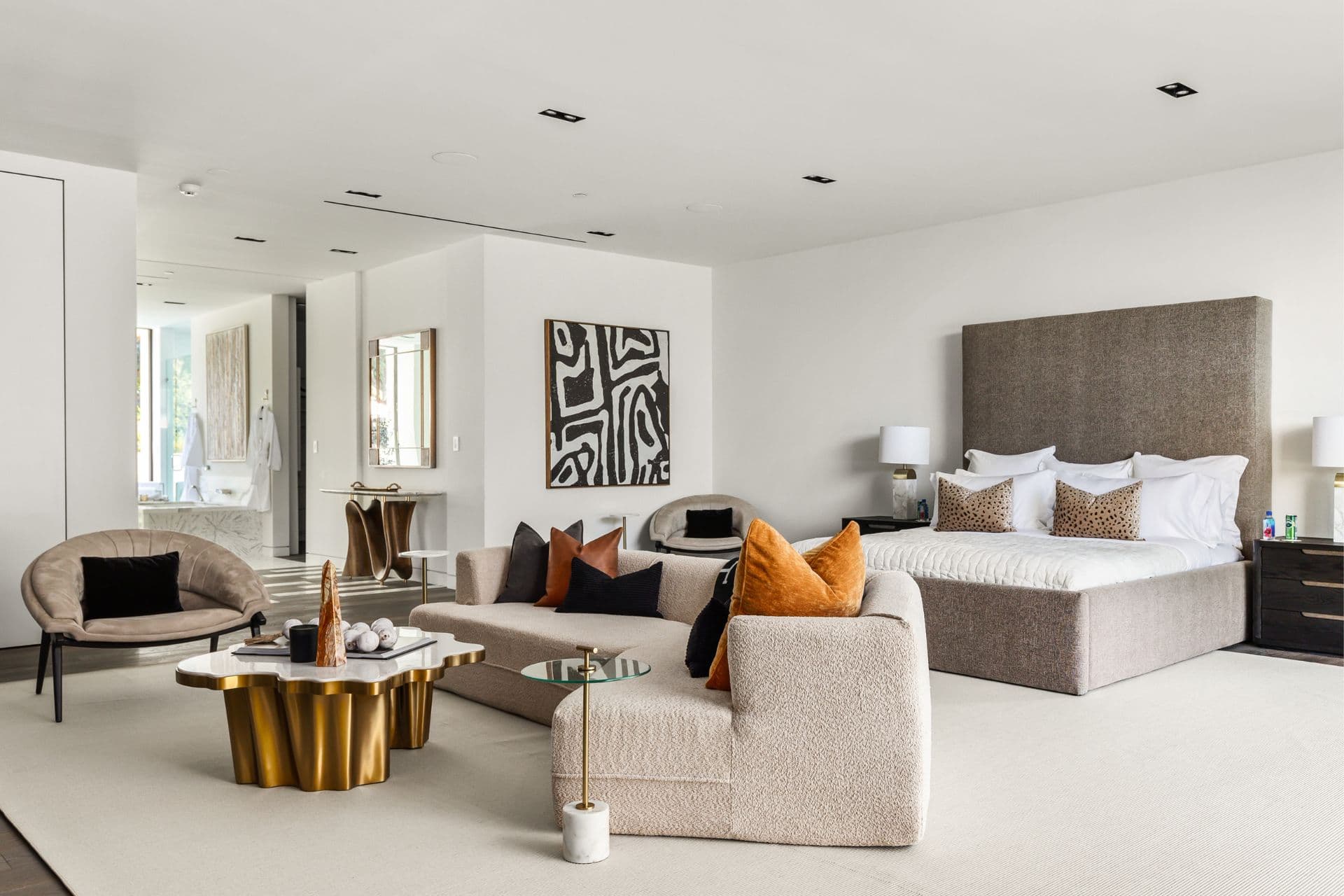 Museum Crest - Image 4