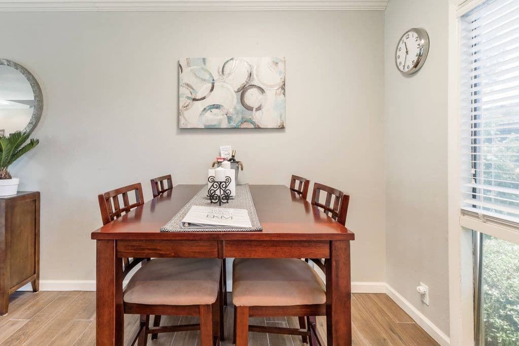 Rustic Modern Townhouse - Image 9