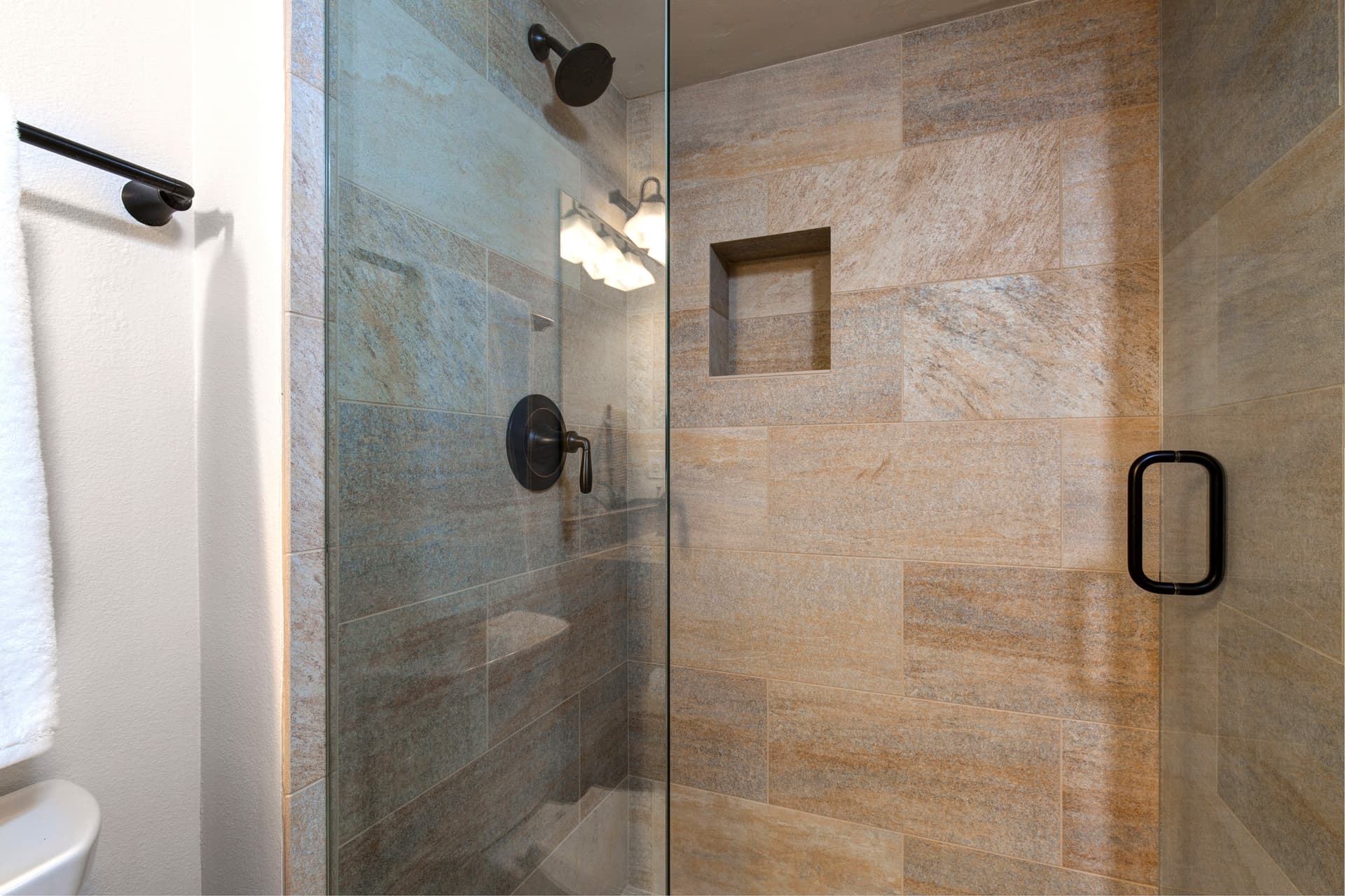 Red Pine Wonder Home - Image 24