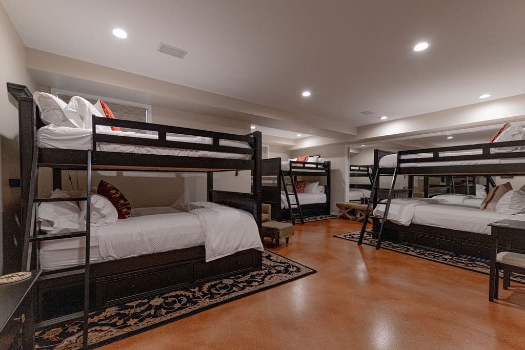 French Polo Manor - Image 32