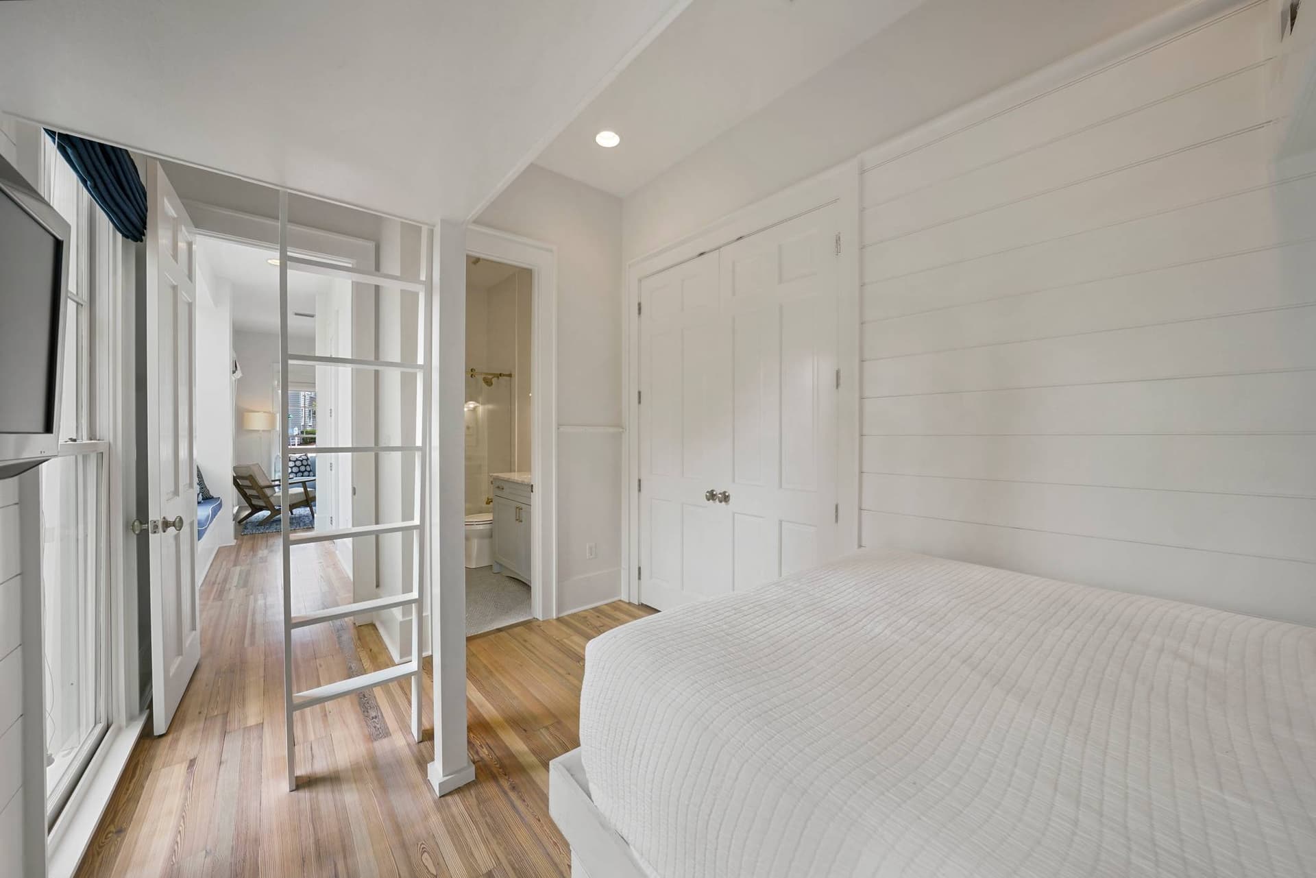 Splendor in the Sand - Image 32