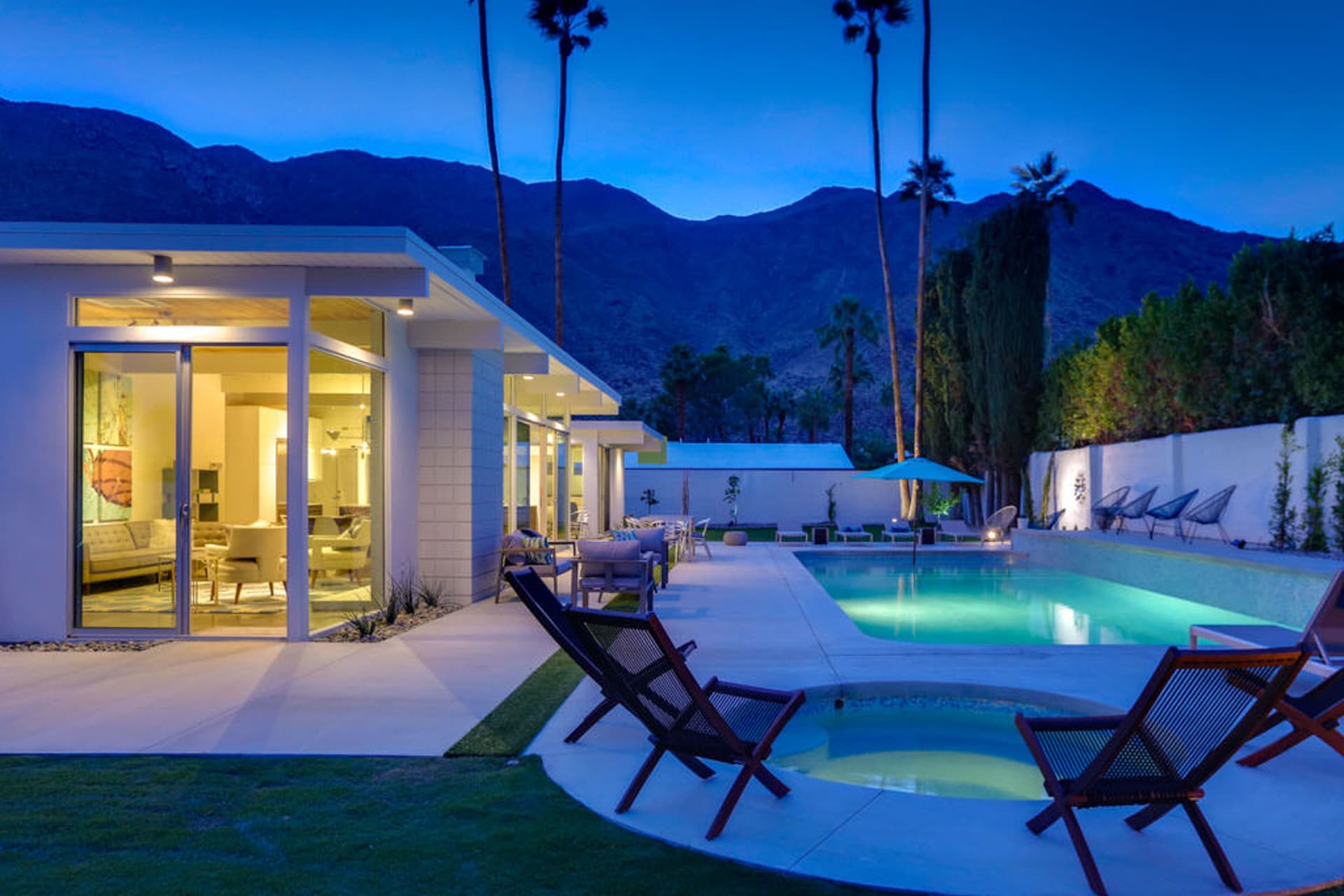 Regal Contemporary House - Image 32