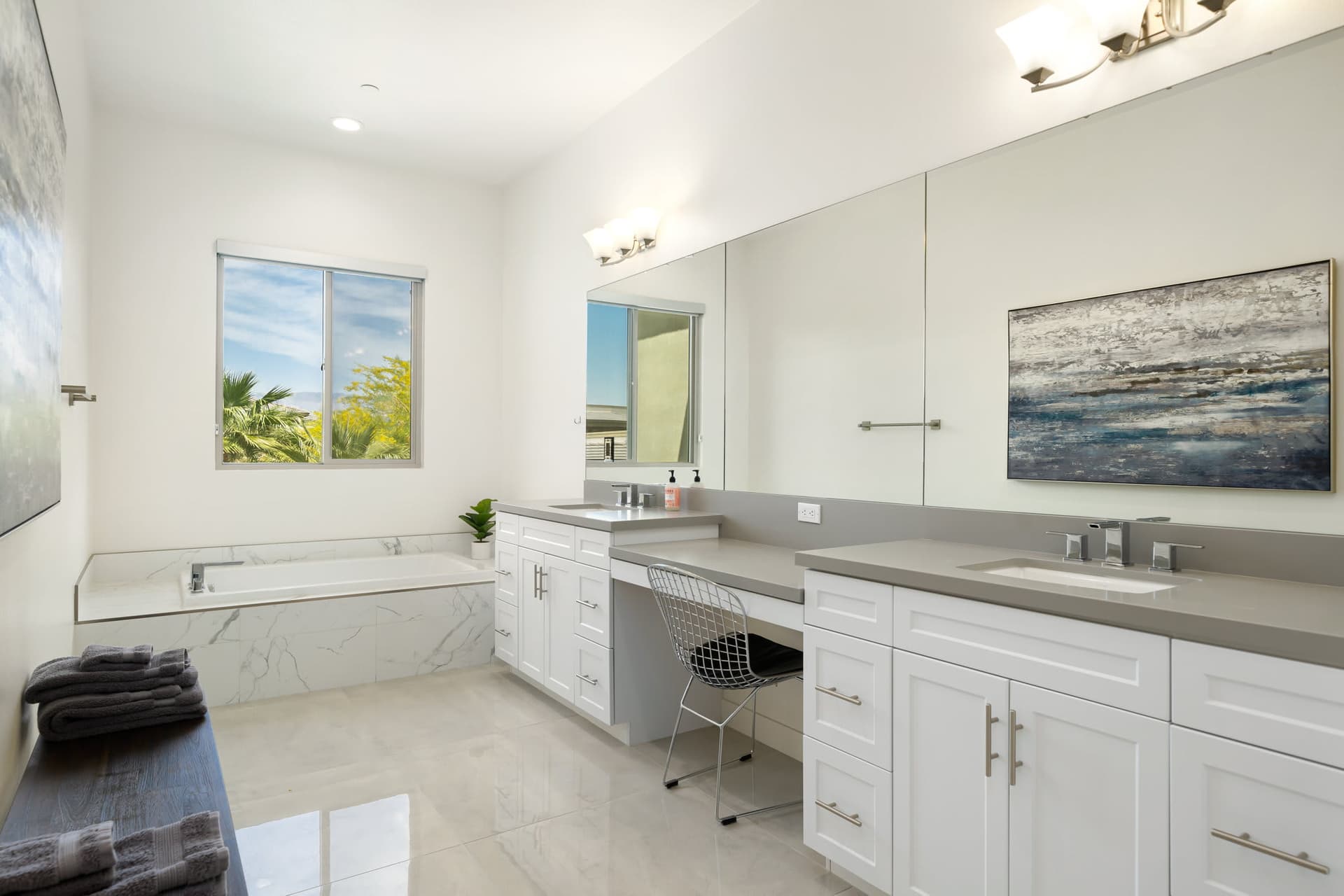 Stay Savvy in Palm Desert - Image 19