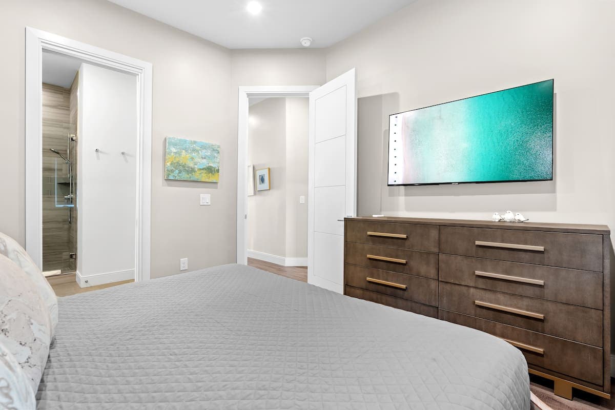 Crest One - Image 16