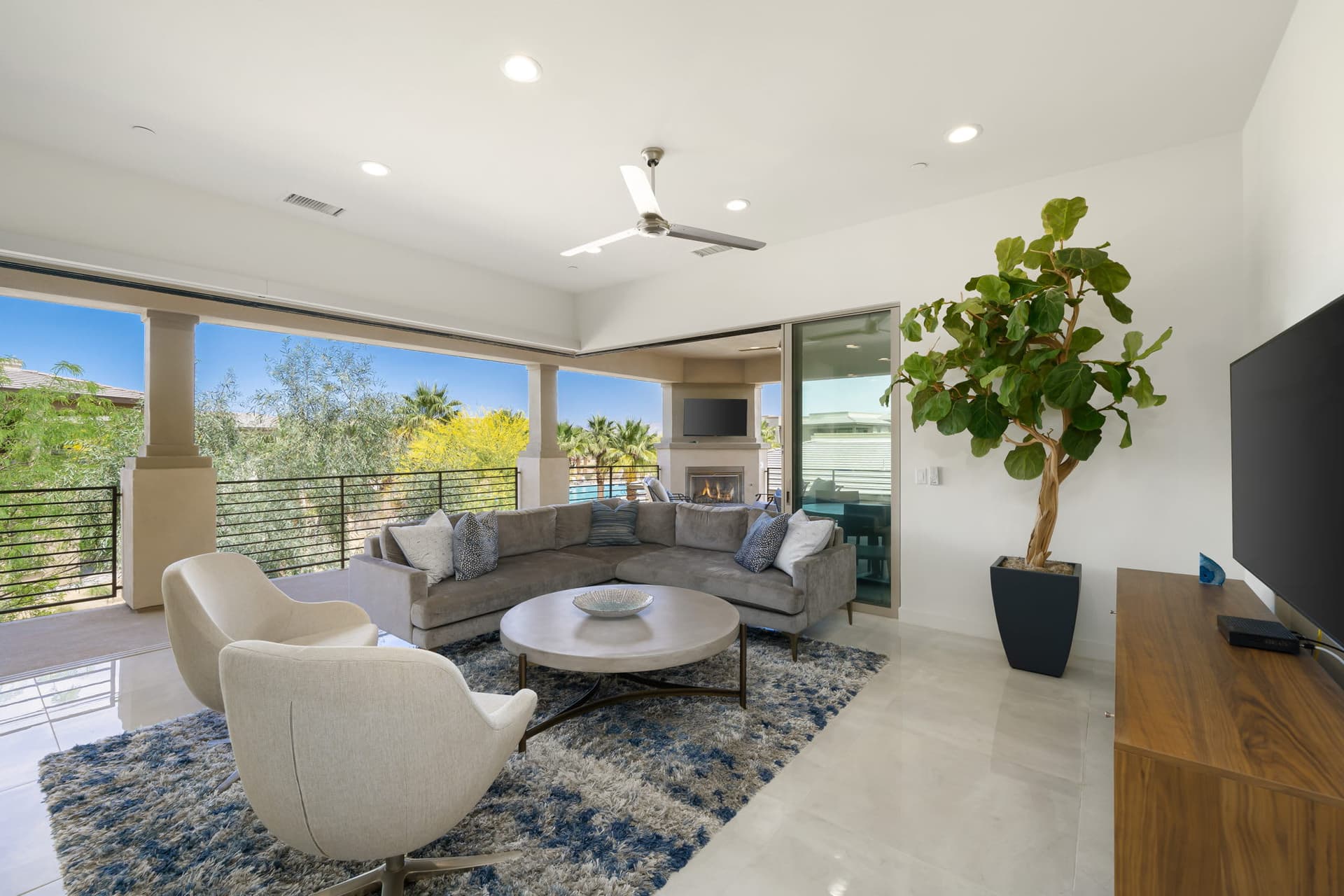 Stay Savvy in Palm Desert - Image 3