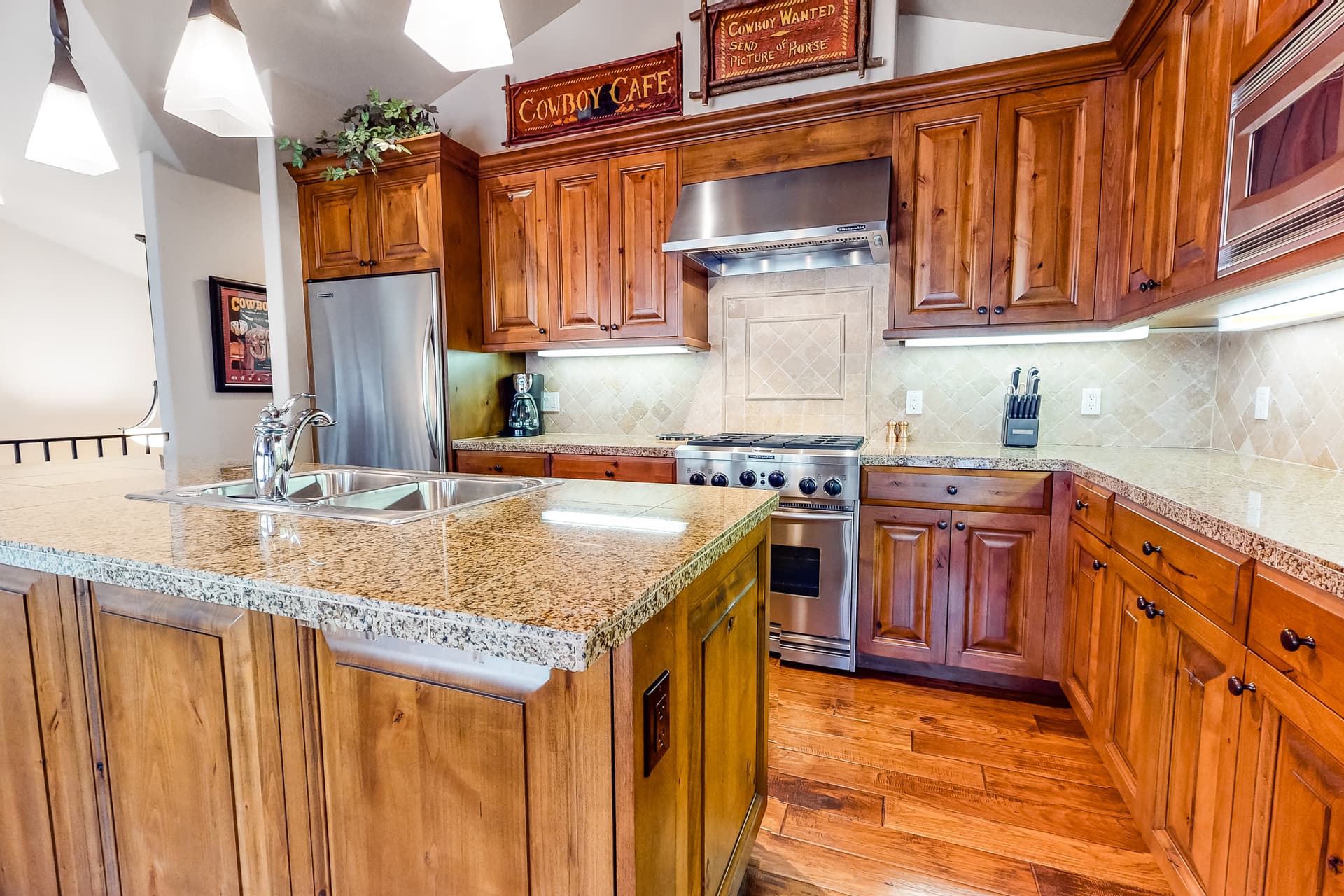 Luxury Mountain Townhome - Image 3