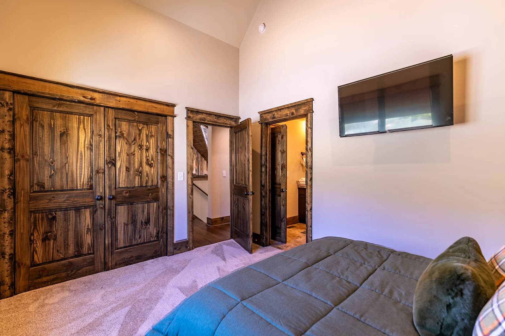 Bear Haven Hideaway - Image 22