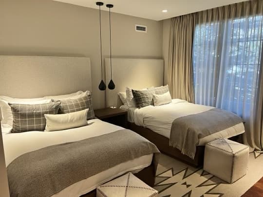 White Chutes at the Ritz-Carlton - Image 9