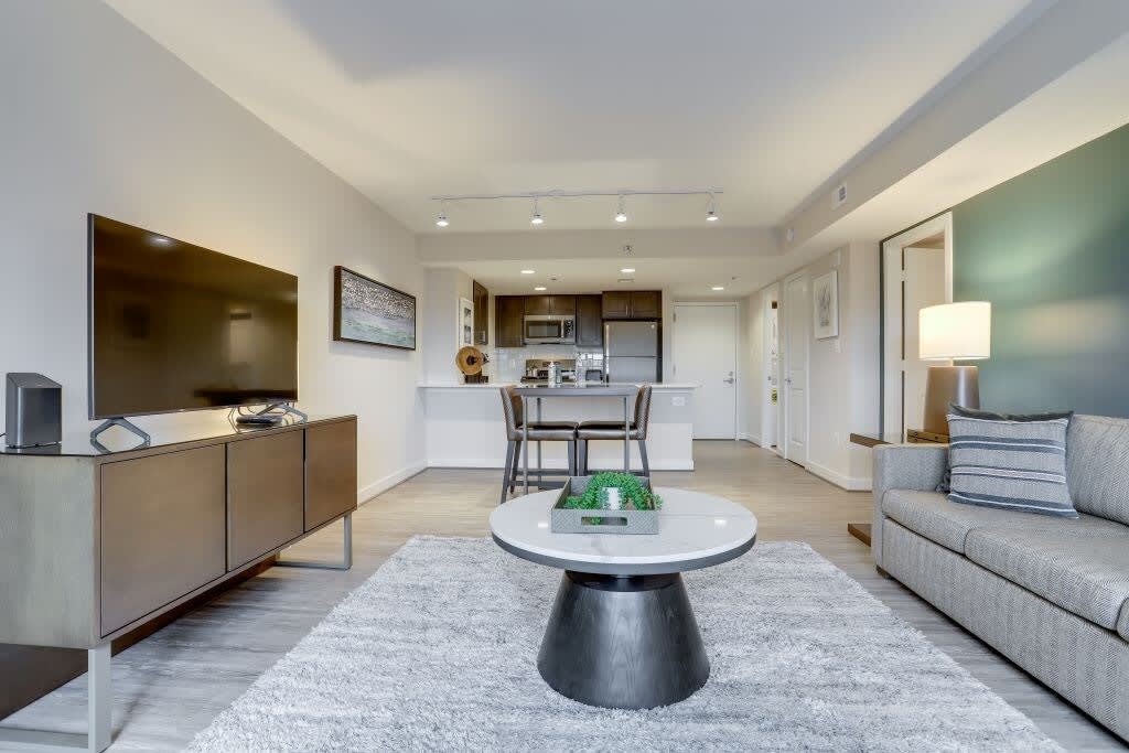 Clarendon Courtland - Image 9