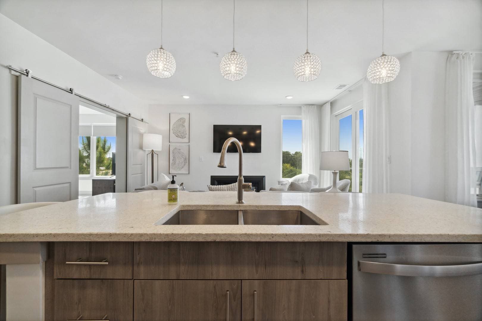 Pointe Residence - Image 11