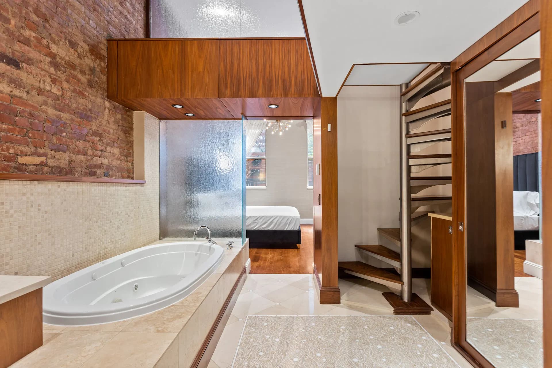 Rialto IV - Image 19