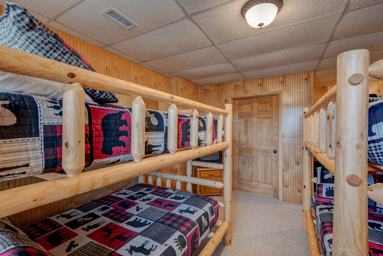 Cozy Bear Cabin - Image 35
