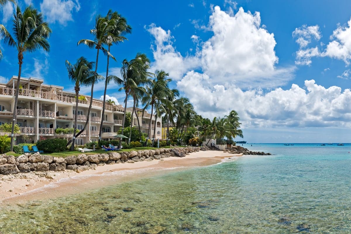 Azure Shore Retreat - Image 2