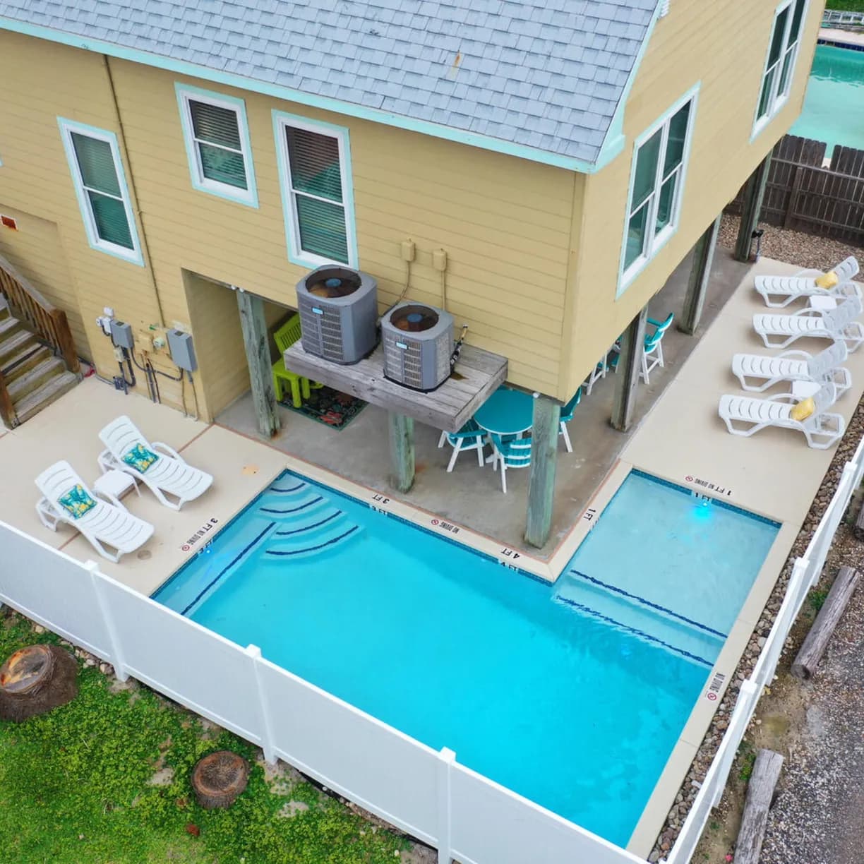 Moxy's Beach House - Image 82