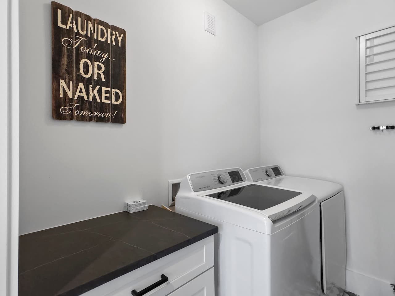 Amalfi Palms Getaway - Image 80