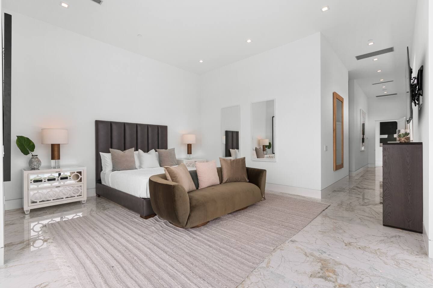 Bravo Villa #3 - Image 17