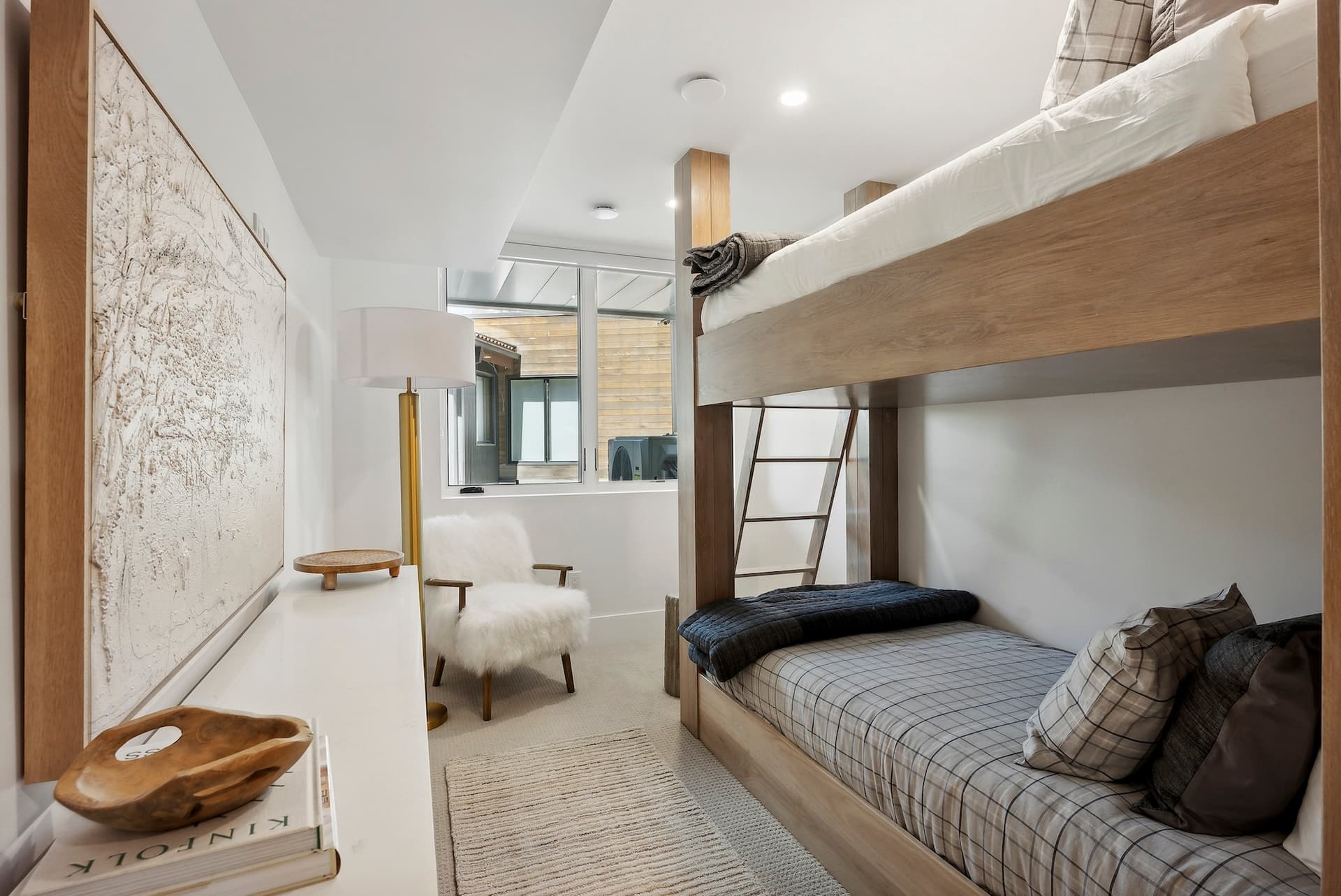 Slopeside Modern in Kings Crown - Image 30