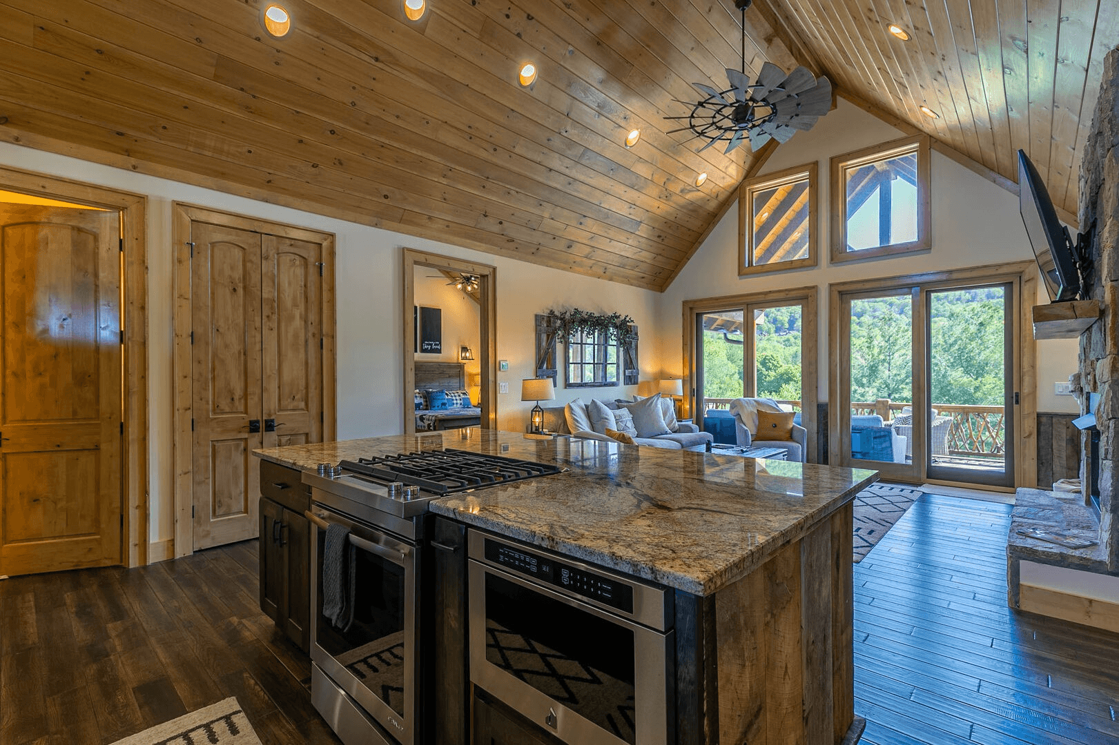 Black Bear Den - Image 6