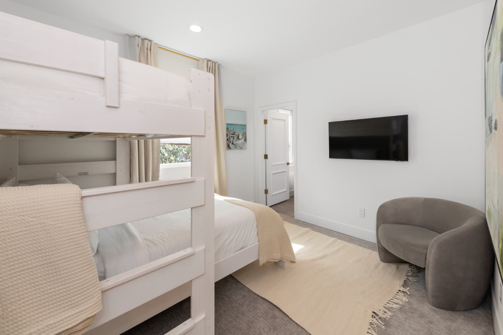 Reef Mall Villa - Image 56