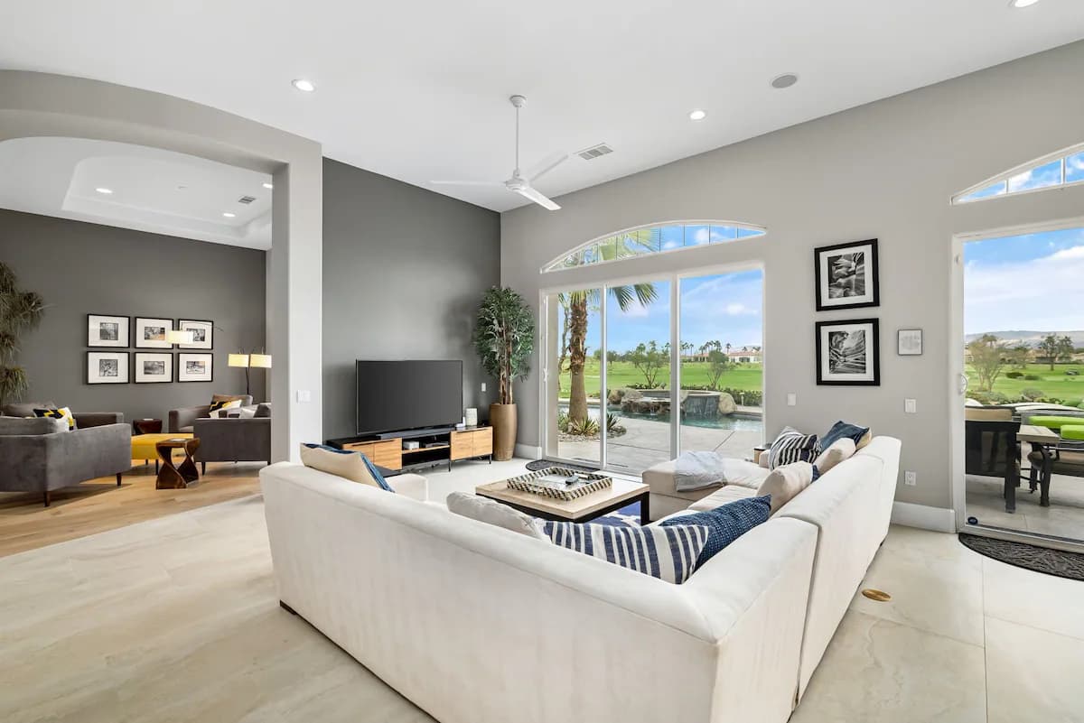 Lake View Home - Image 5