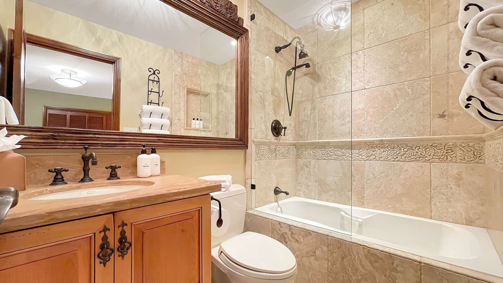 Whispering Waters Chalet - Image 13