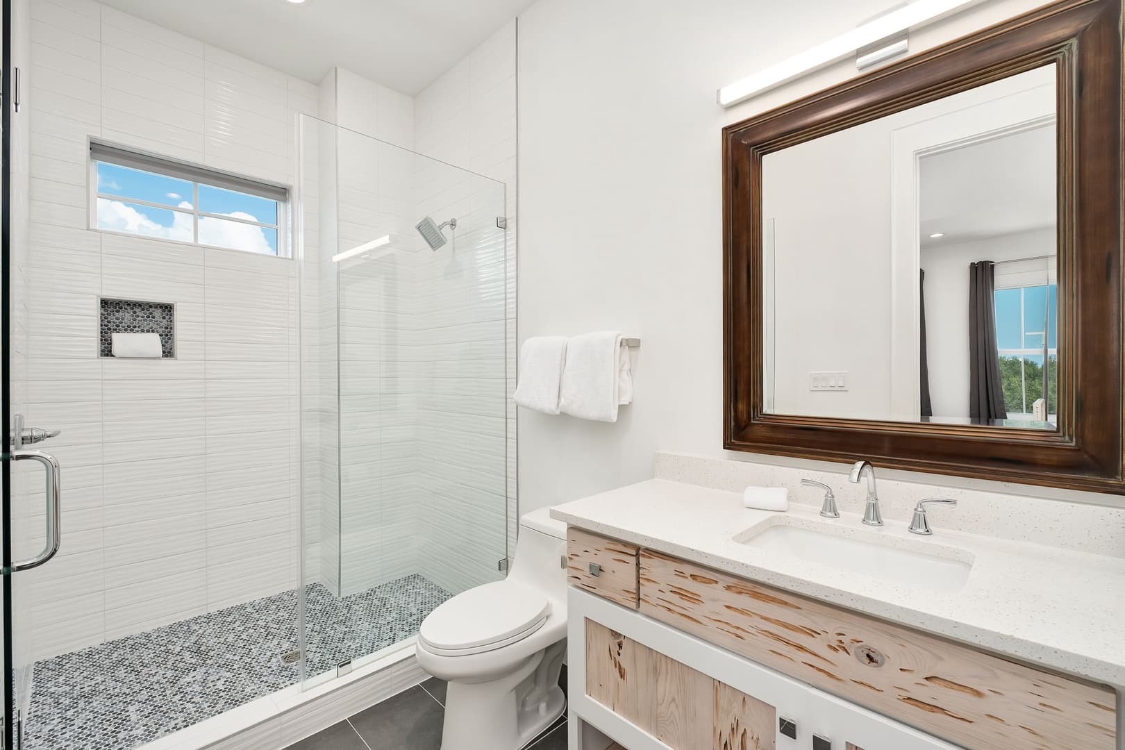 Oz by The Sea - Image 45