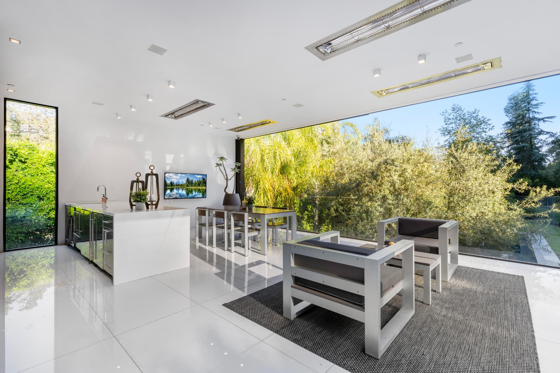 Lago Vista Modern - Image 43