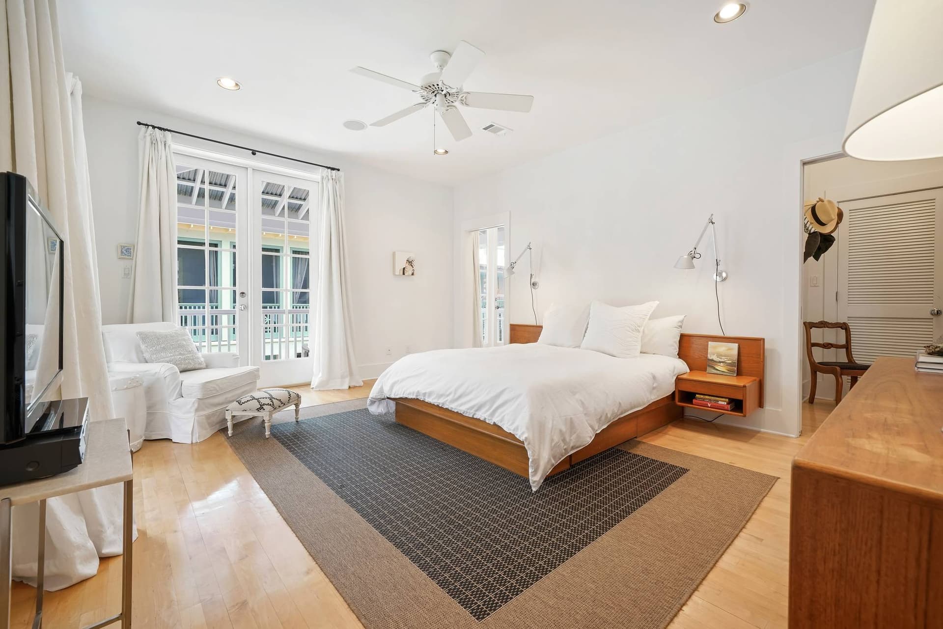 As Luck Would Have It Home - Image 11