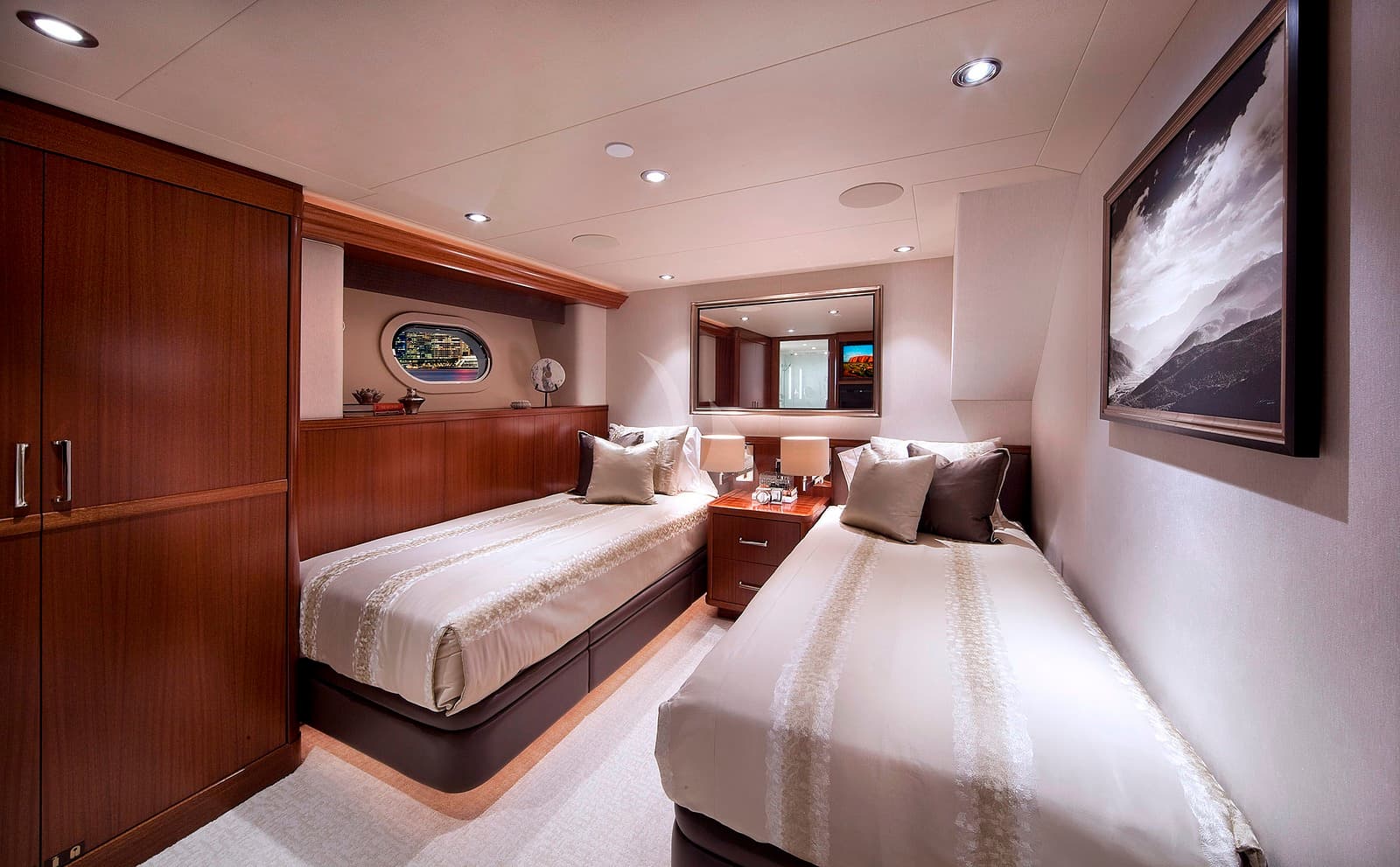 Pipe Dream Yacht - Image 13