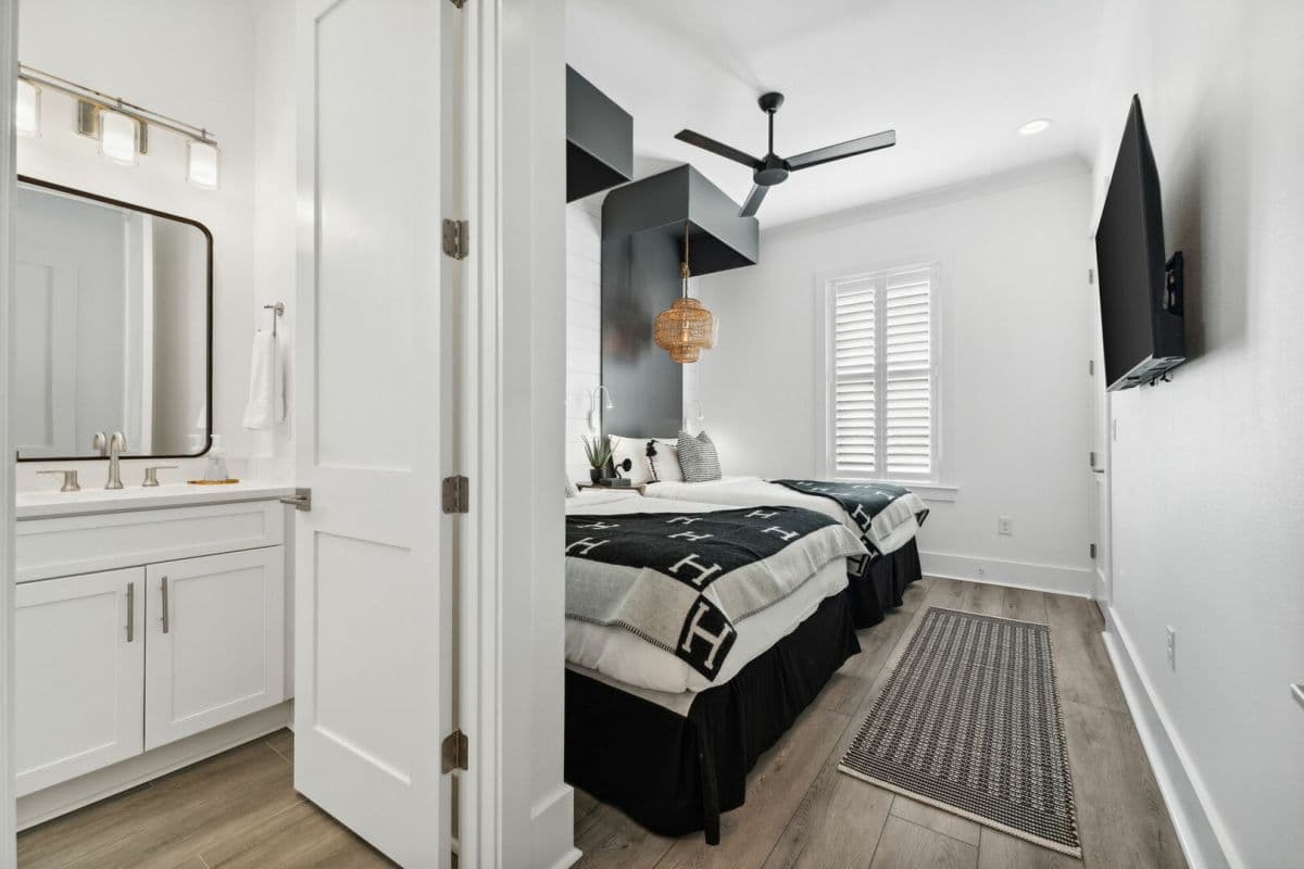 Summer Lane - Image 44