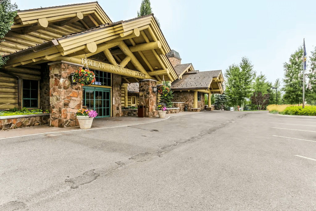 Sun and Ski - Image 30