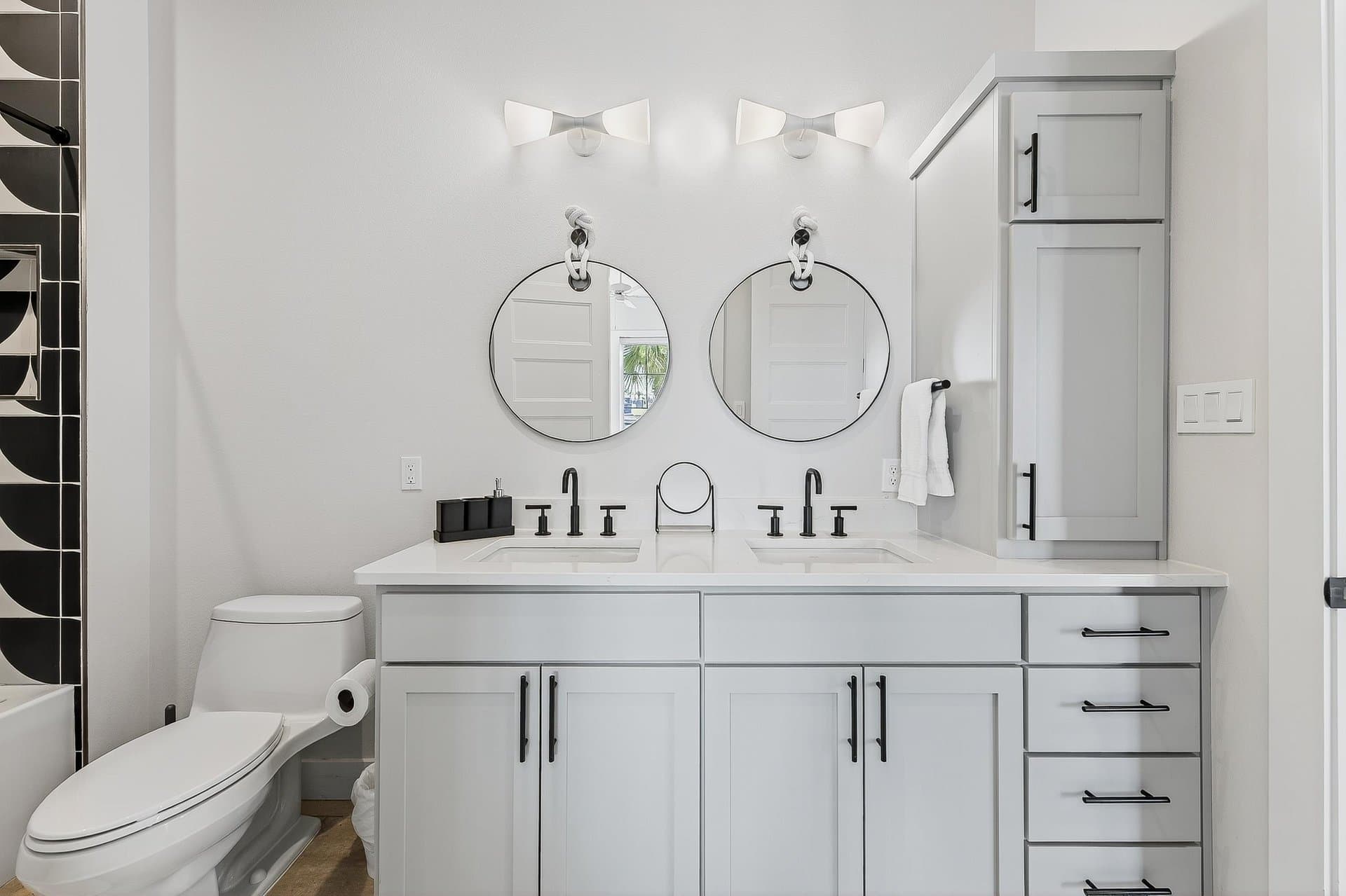 Uncharted - Image 44