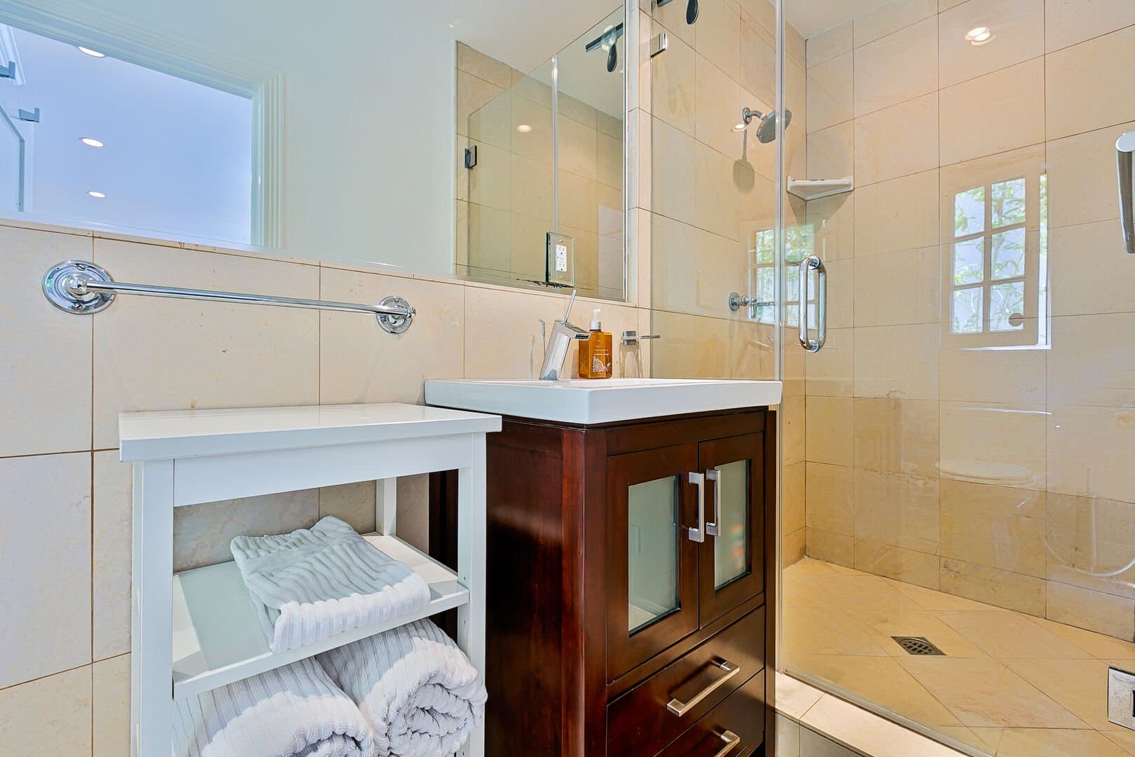 Olive Branch - Image 26