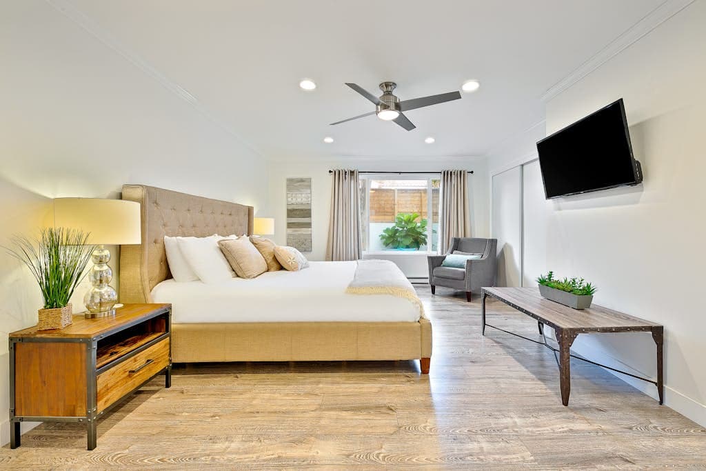 Retreat Compound - Image 10