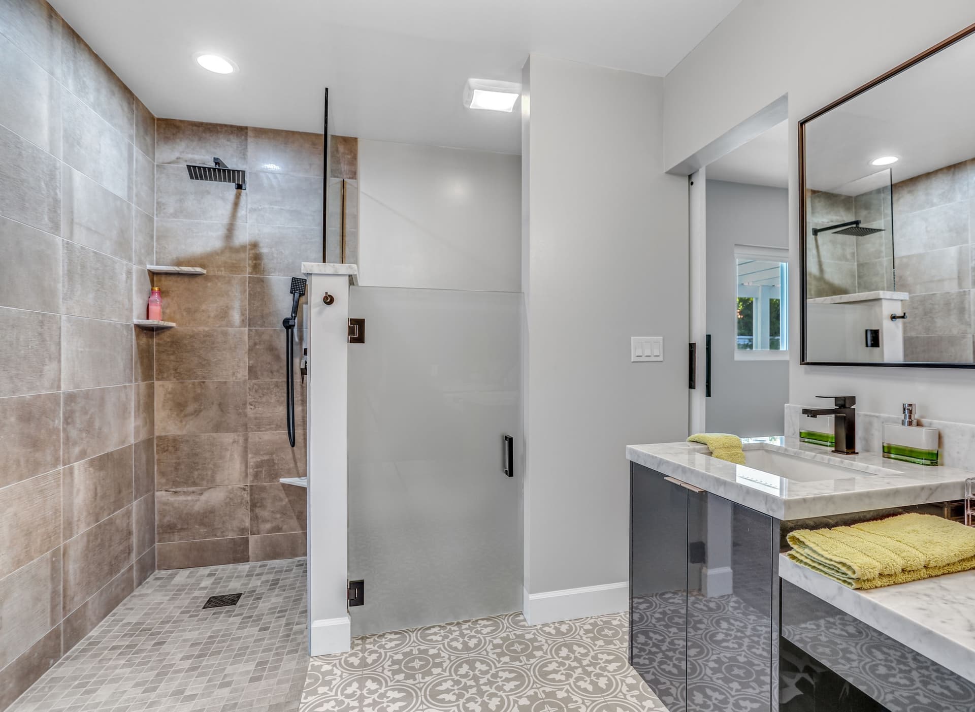 Farrell 2 - Image 27