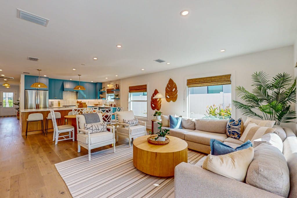 Yellow Door Beach Cottage - Image 2