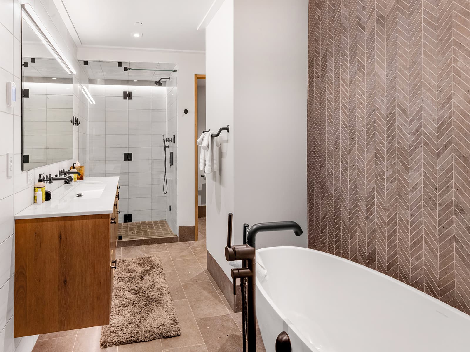 Red Lion Penthouse - Image 14