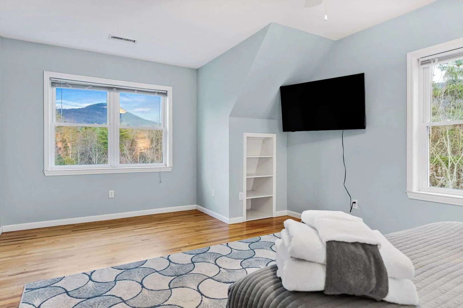 Creekside House - Image 25