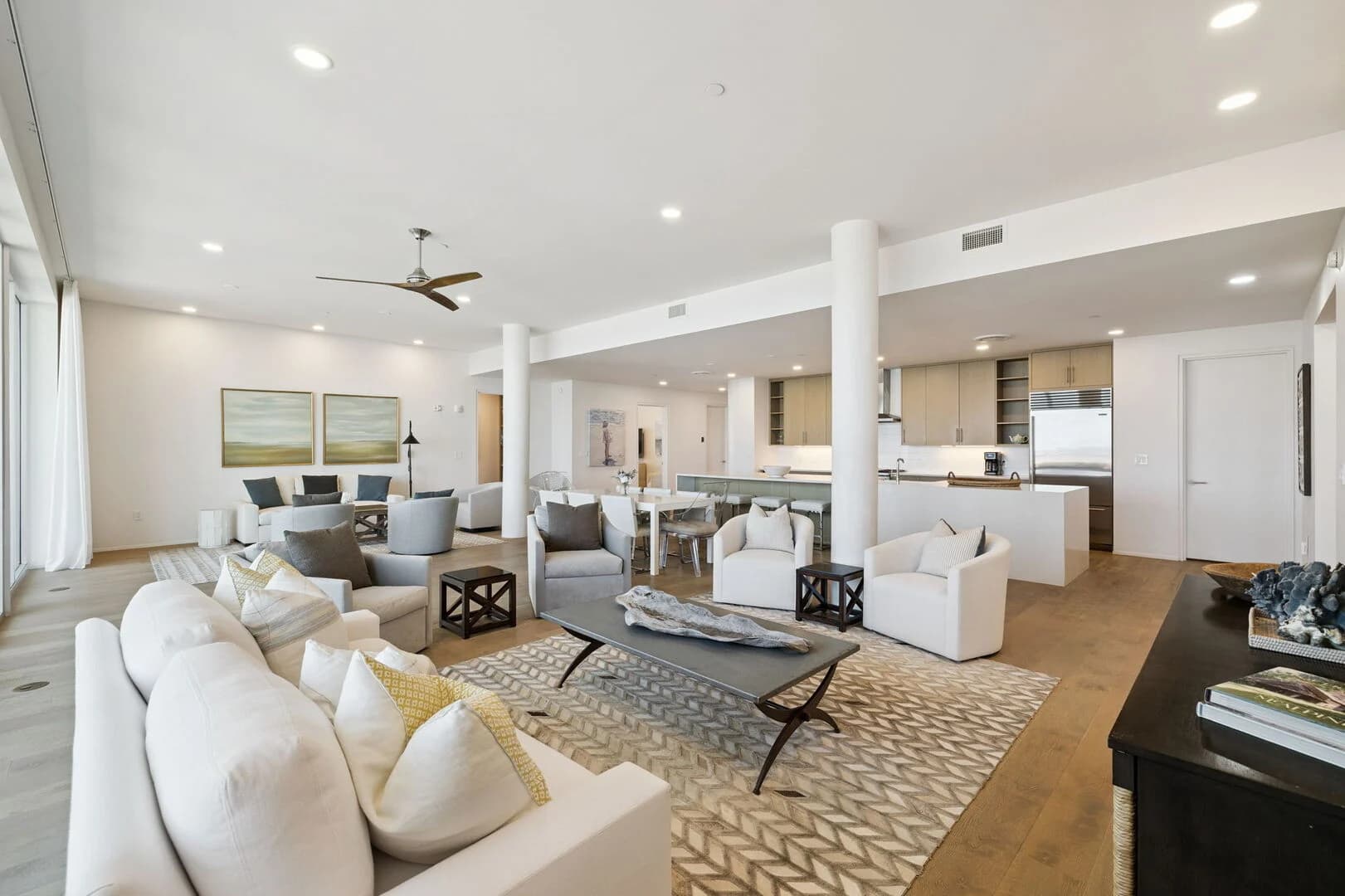 Viridian Penthouse #402 - Image 3