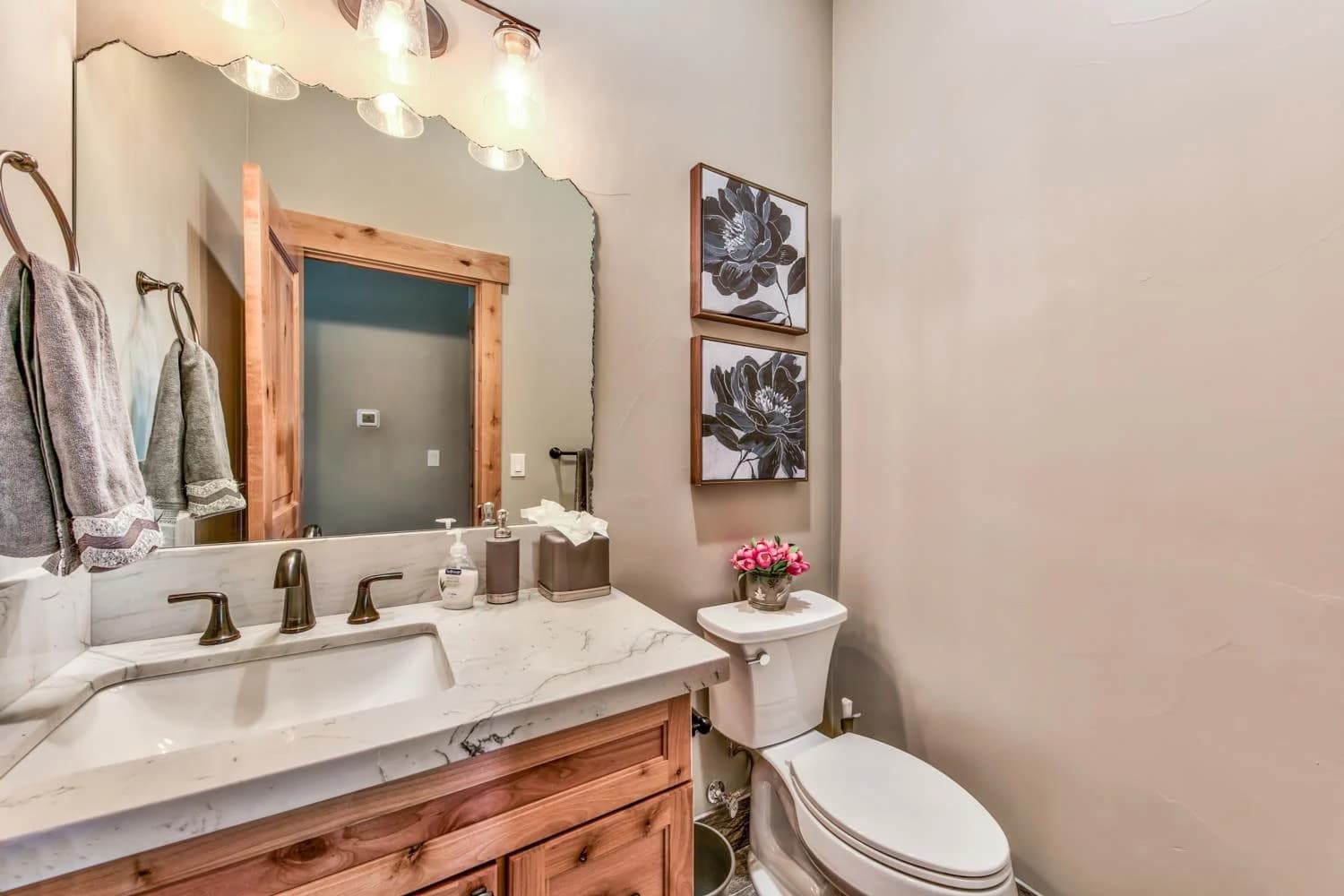 Cornelian House - Image 23