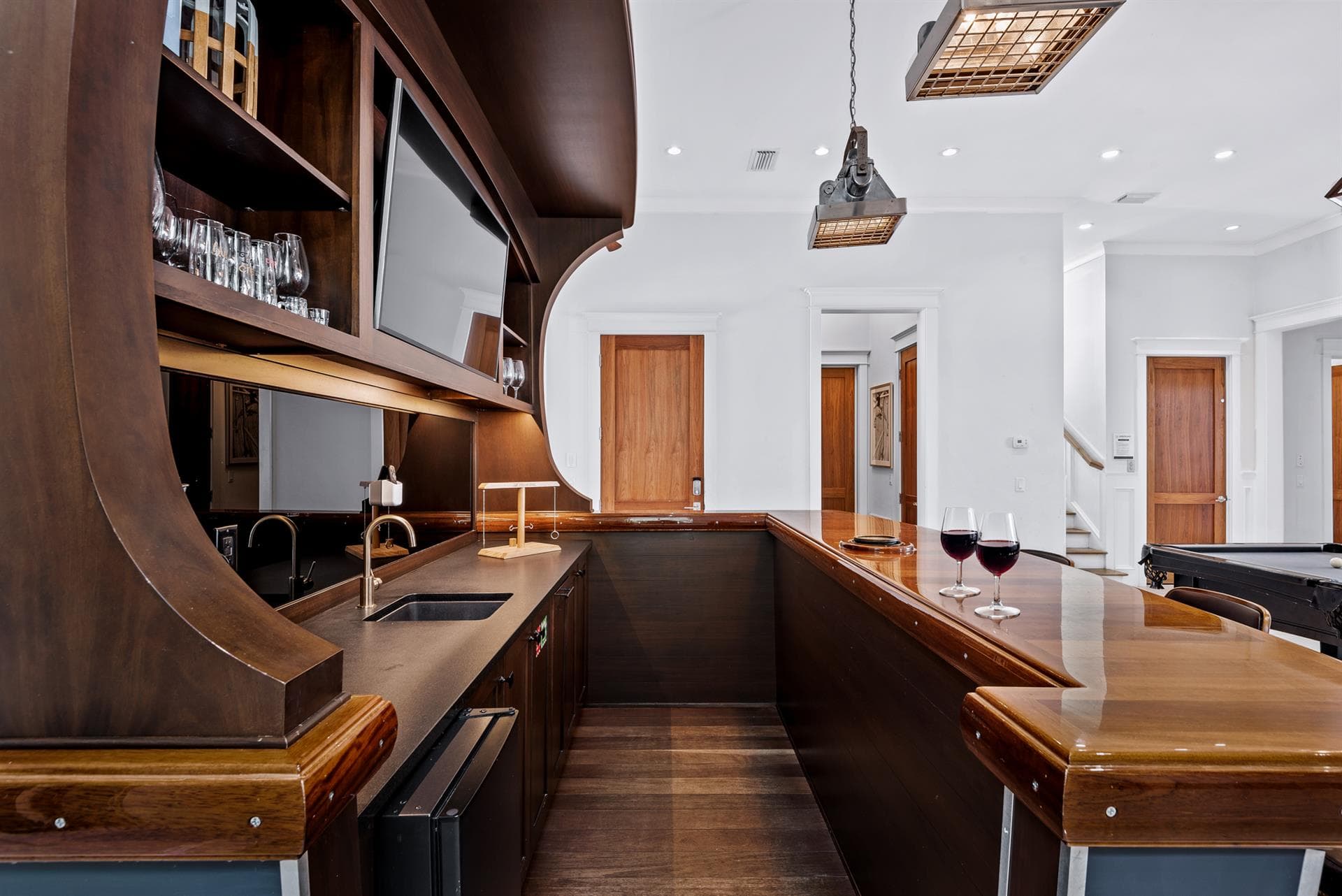 Life Aquatic Villa - Image 13