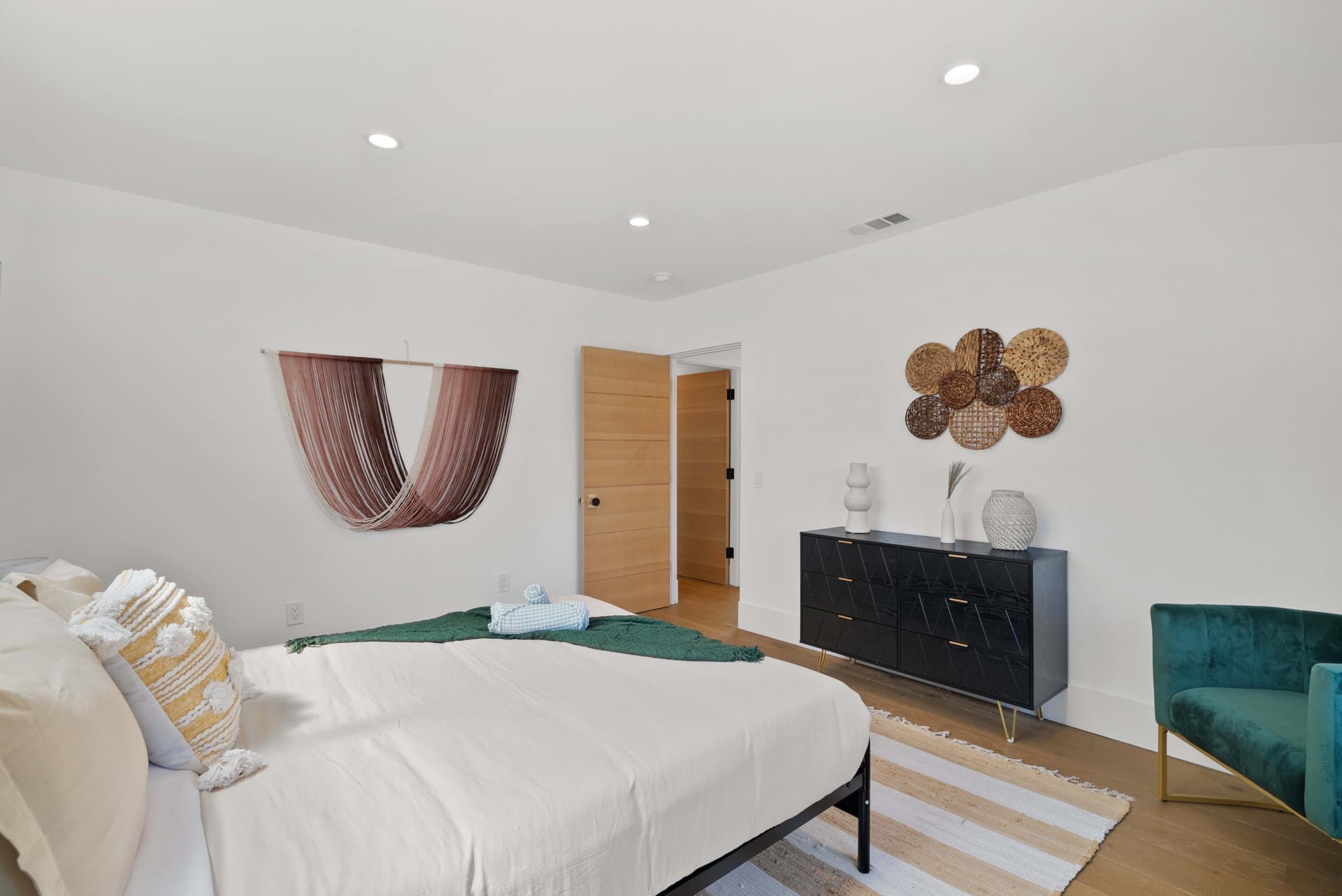 Lake Street - Image 35