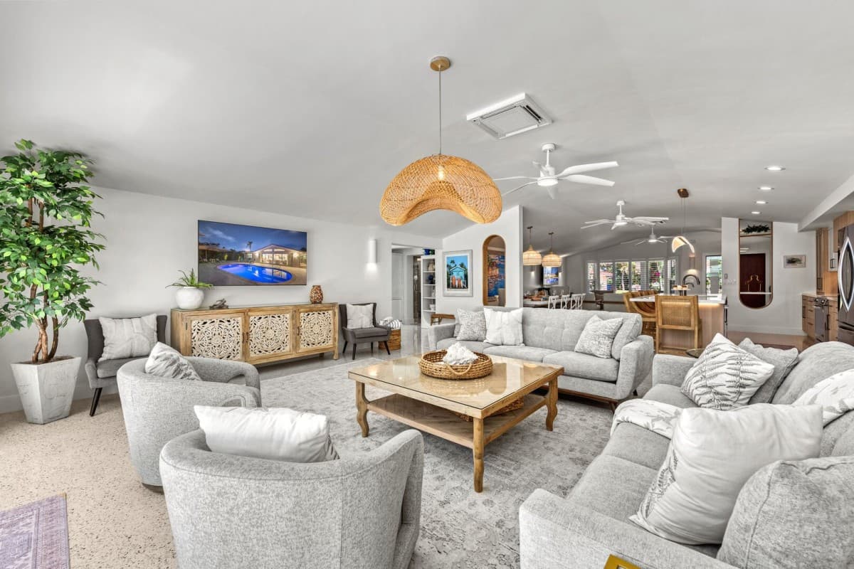 Beach Palm House - Image 6